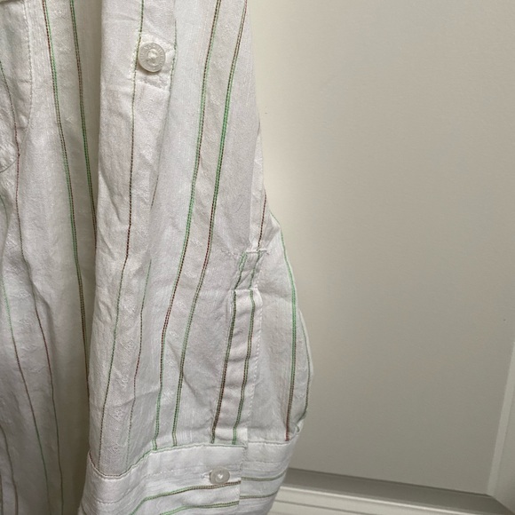 North face ladies cotton button up top - Picture 7 of 8